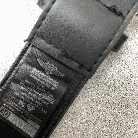 Buckle Down Superman Belt Mens 30 Black Silver Vegan Leather Silver Buckle Logo - Picture 7 of 8